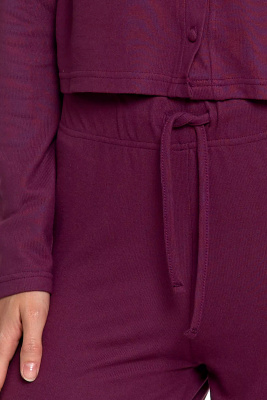 Women's pajamas with long sleeves and wide legs