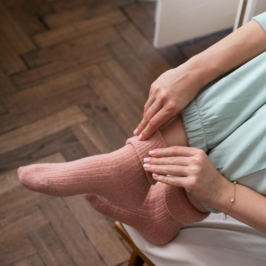 Skarpetki 50% z wełny alpaki art. 044 PR007 jasno różowe