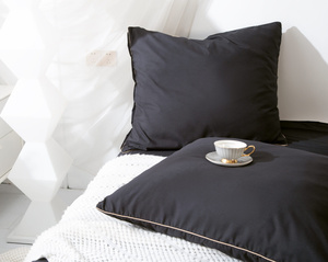 Bettwaren Queen Schwarz Gold