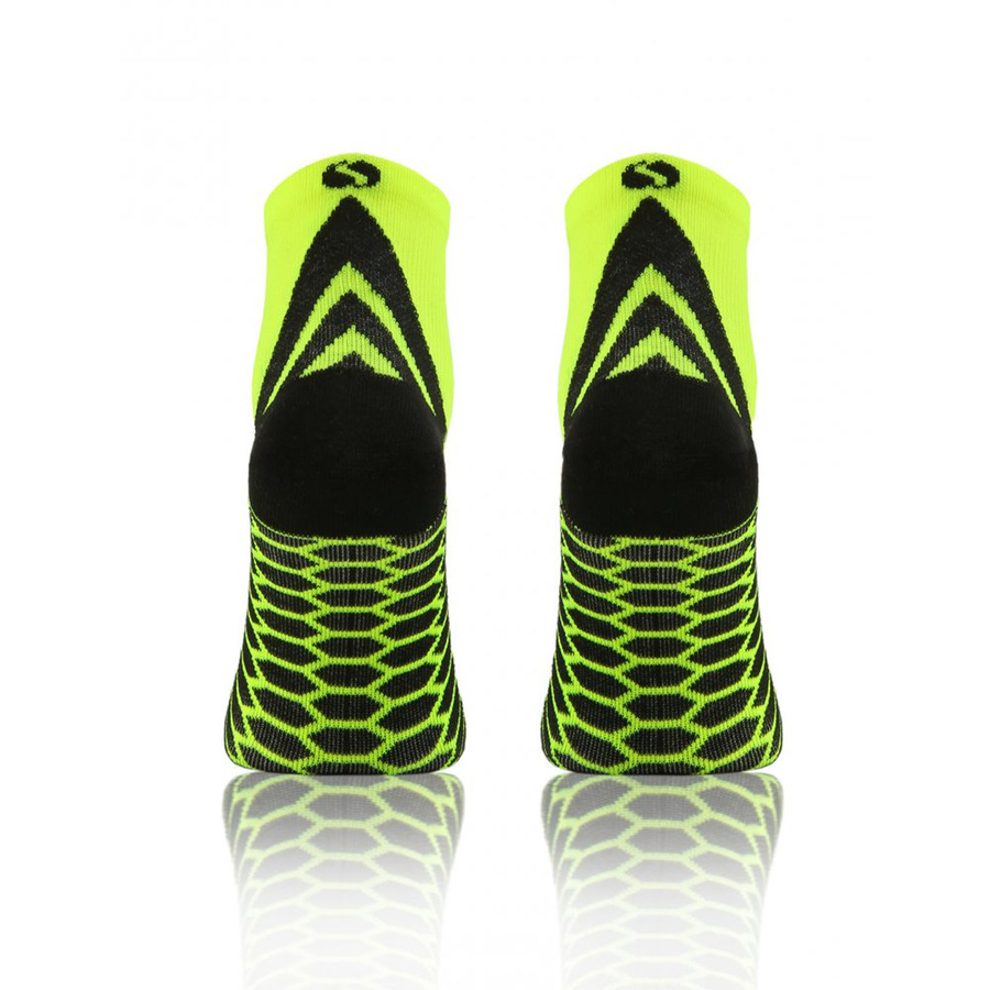 Sesto Senso Sport Kompressionssocken – Atmungsaktiv und Nahtlos, Poliamid-Elastan-Mix, Anatomic Fit, Feuchtigkeitskontrolle, Schutz für Achillessehne, Unisex, Gelb, Ideal für Läufer