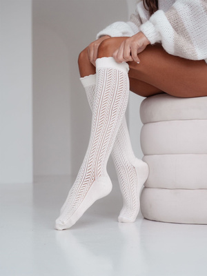 Kniestrümpfe Serie Ajour Fischgrät Ecru