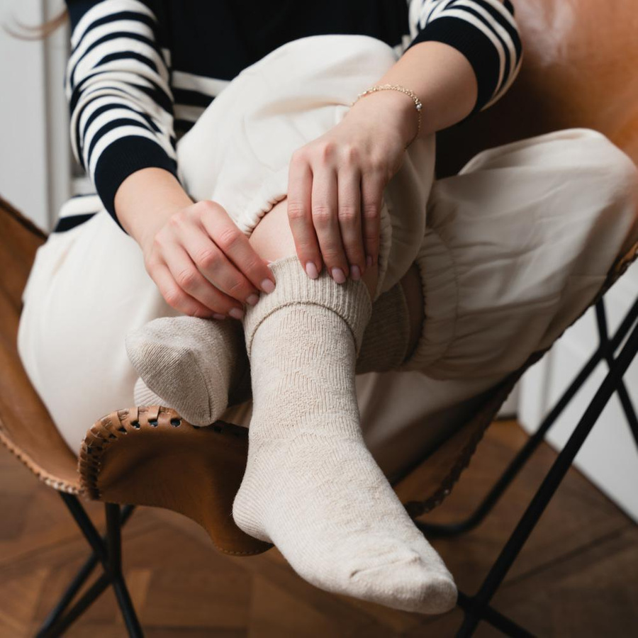 Damen Socken Serie Kunstwolle hellbeige