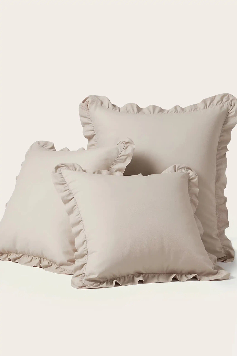 Cushion Ruffy Premium Beige