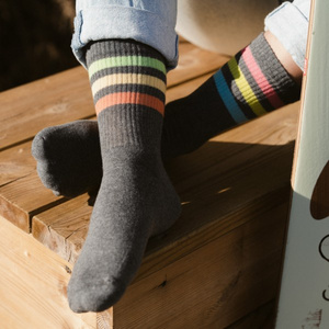 Sportliche gestreifte Socken für Damen/Herren Mehr Mode