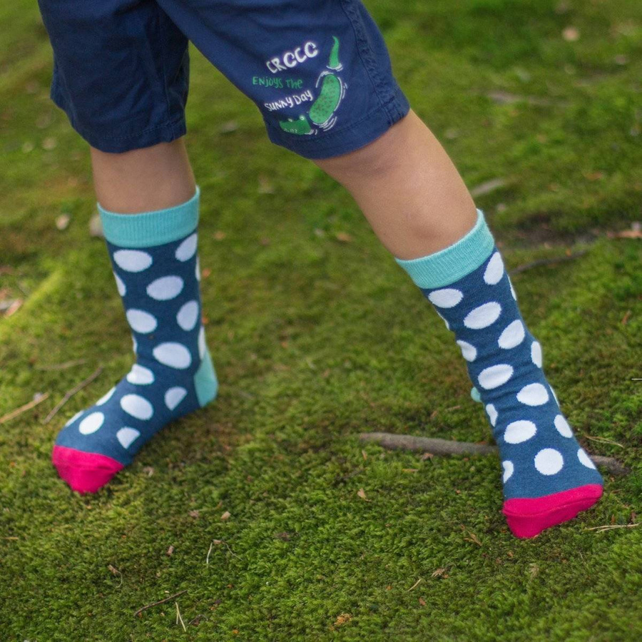 Marineblaue SOXO GOOD STUFF Kindersocken mit Tupfen 