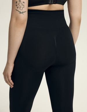 Shrinky Modeling Leggings Black