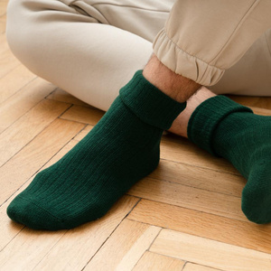 Socken Serie Grün Gestreift