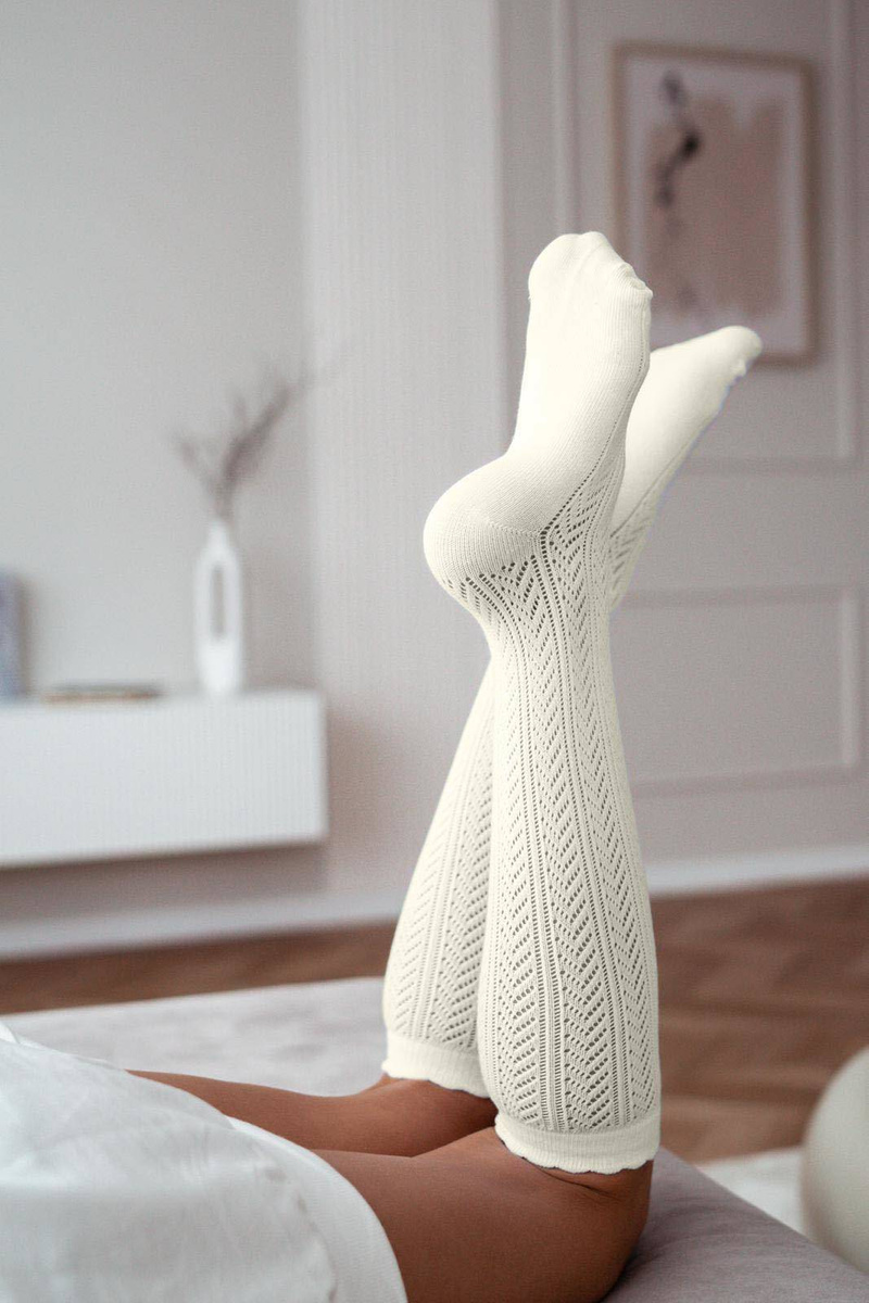 Kniestrümpfe Serie Ajour Fischgrät Ecru