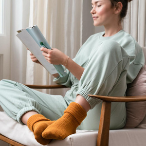 Skarpetki 50% z wełny alpaki art. 044 PR007 jasno różowe