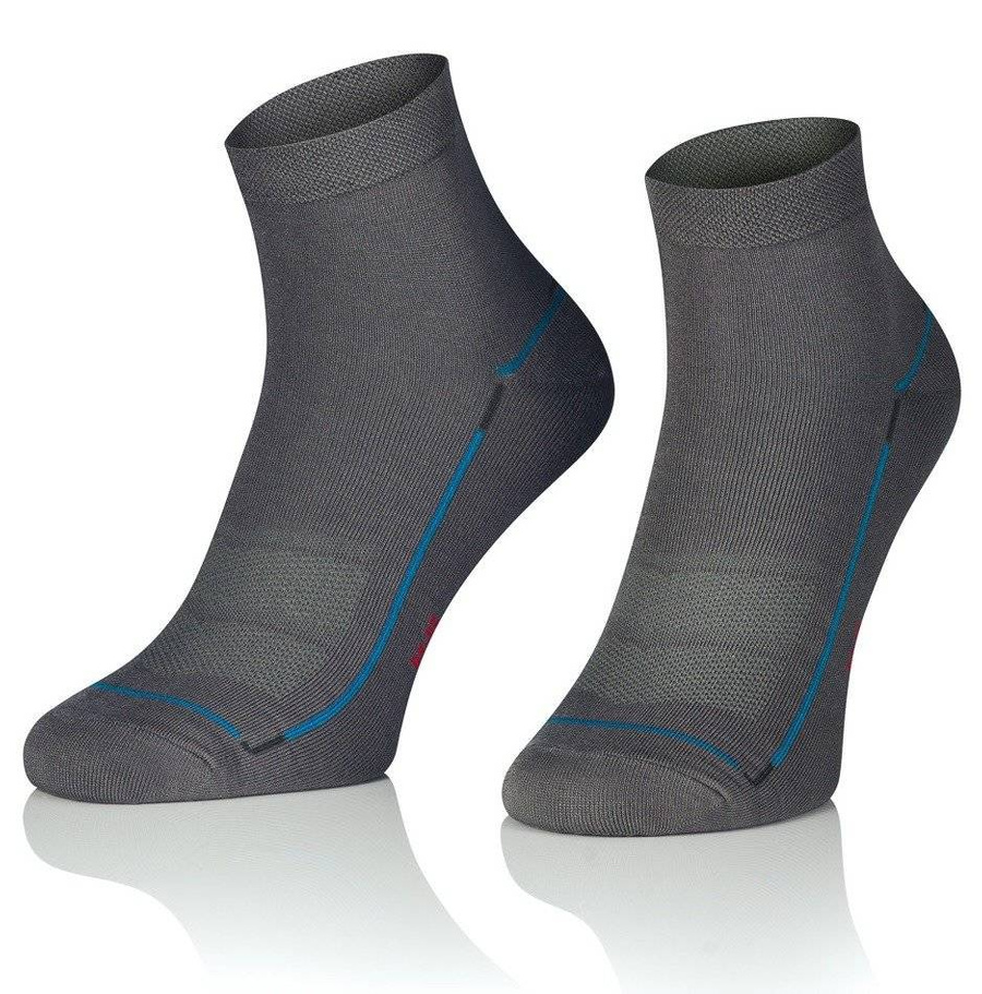 4X Atmungsaktive Sport-Socken Mit Silber-Ionen 1696 Intenso