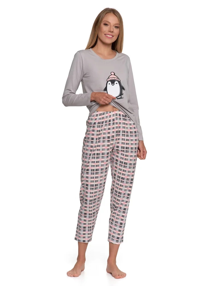 Women's pajamas with long sleeves and 7/8 leg