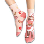 Socken für Mädchen mit Zuckerbäckerkunst. 014 KR330 rosa