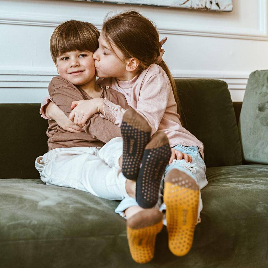 Füße aus Frottee mit ABS-Kunststoff. 134 XE034 gelb