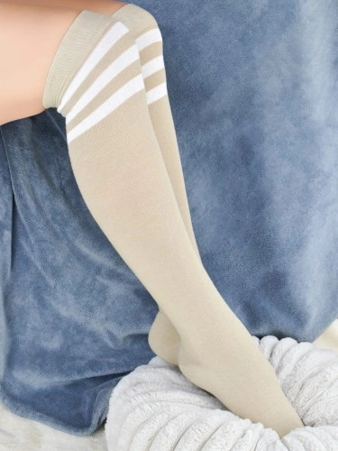 Socken mit drei Streifen