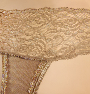 Sesto Senso Damen Strumpfhose Beatrice – Elegante 15 DEN Strippanty mit Spitzenabschluss, Bequem und Ohne Druck, Poliamid-Elastan Mix, Imitiert Strümpfe mit Gürtel, Beiger Jacquard-Stil, Ideal für Alltag und besondere Anlässe