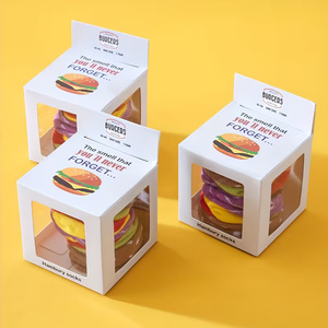 Geschenksocken in einer Hamburgerbox