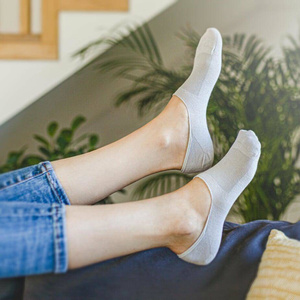 Weiße Unisex Baumwollsocken mit Mesh