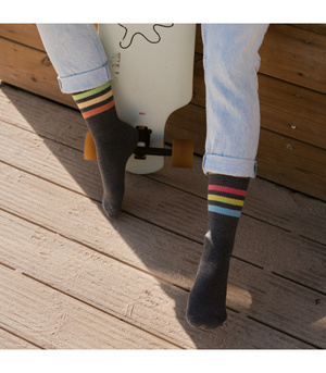 Sportliche gestreifte Socken für Damen/Herren Mehr Mode