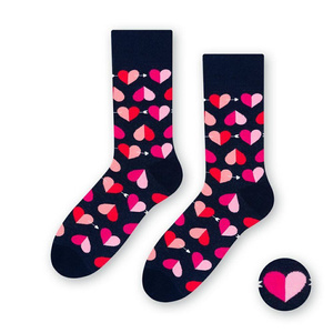 Valentinstag Socken mit Herzen Kunst. KM113 marineblau