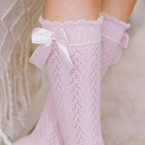 Podkolanówki dziecięce ażurowe z kokardą Milena